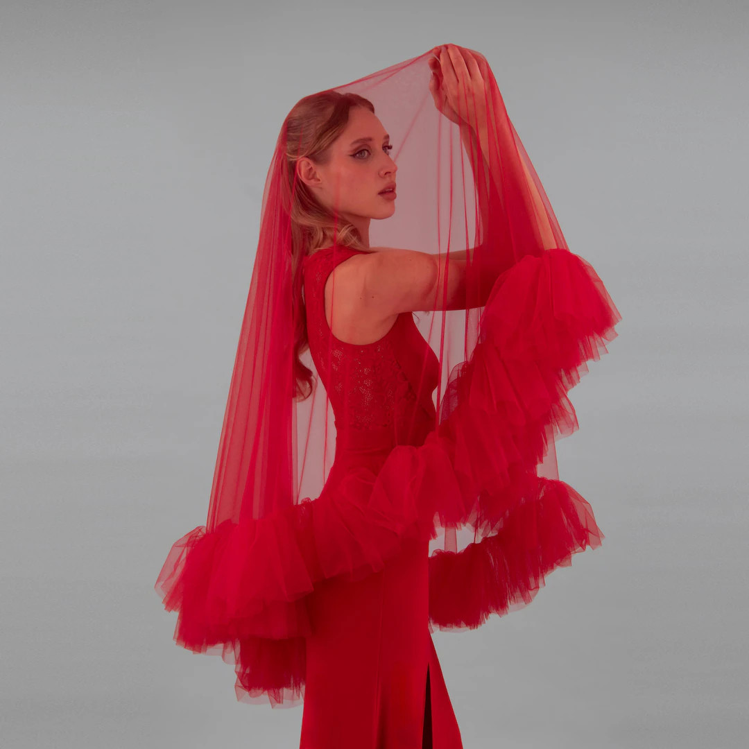 Red Ruffle Veil, Bright Rose Red Tulle With Frill Edge, Scarlet Ruffle Edge - With Bridal Hair Co... | Etsy (US)
