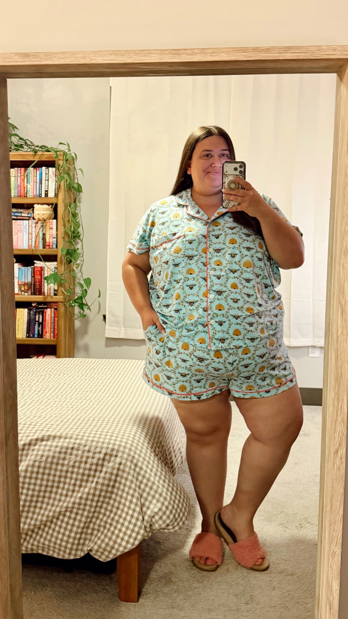 print fresh finally came out with knit PJs and I fear they are amazing!!! So soft and stretchy😍🐝🤍 wearing a 3x!

#LTKootd #LTKPlusSize #LTKgrwm