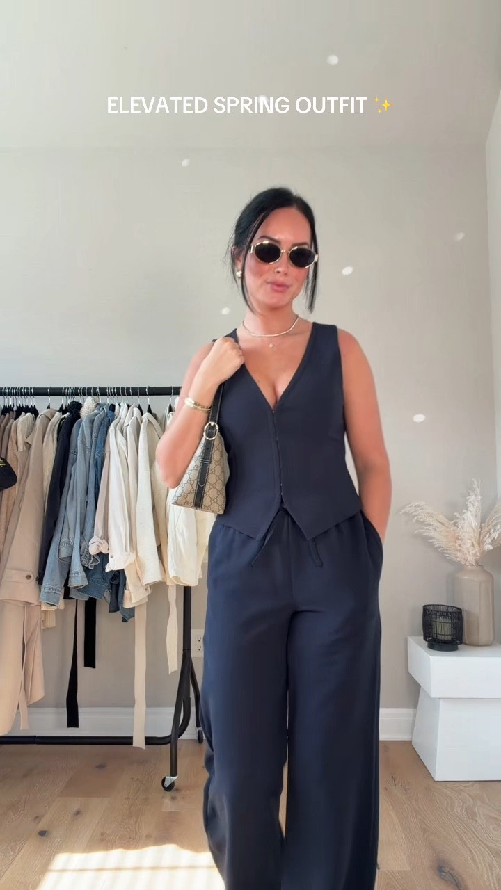 my go-to chic spring outfit 💙 
I will have it on my LTK in the outfit inspo section! 

My sizing 5’7, 145lbs, 32dd
I’m wearing size 6 too, size small pants 

#LTKgrwm #LTKSpringSale #LTKootd