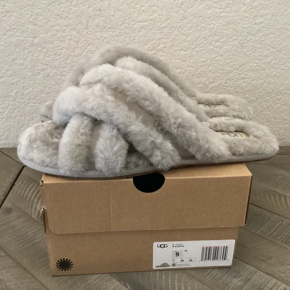 UGG® Scuffita Genuine Shearling Slide Slipper (Women) 9M | Poshmark
