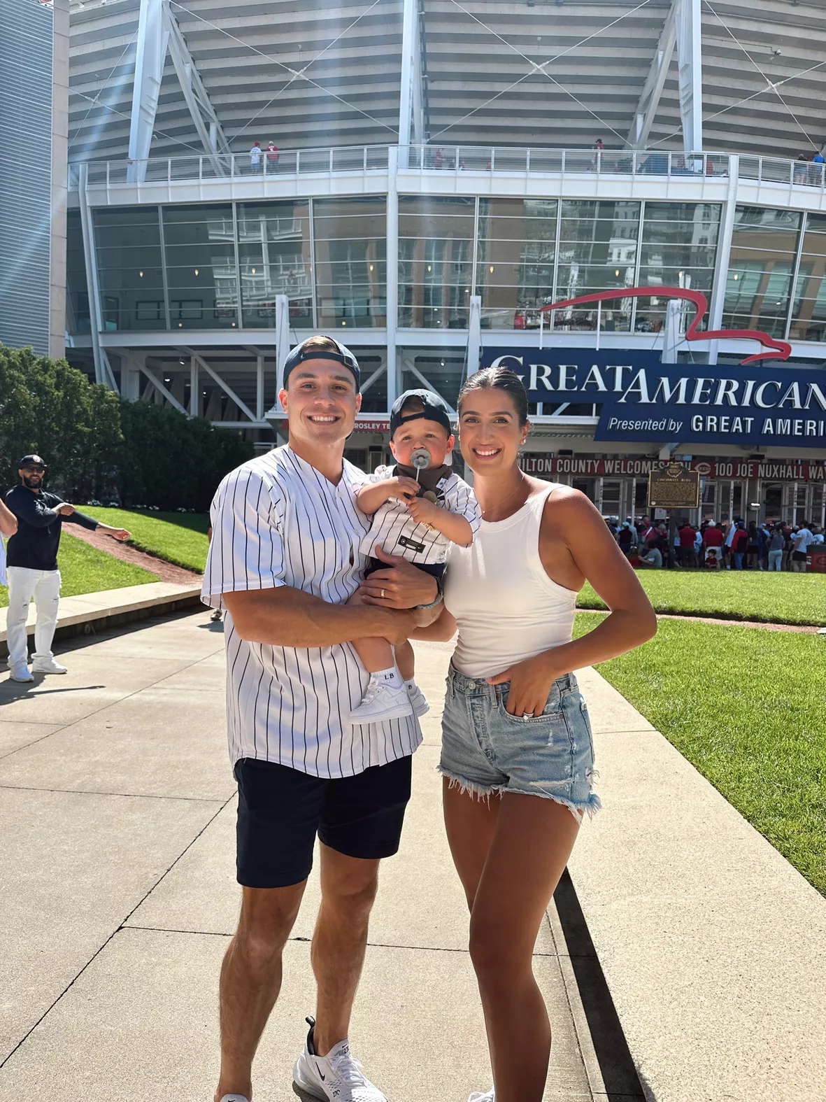 Baseball Game Outfit  Baseball game outfits, Ballpark outfit