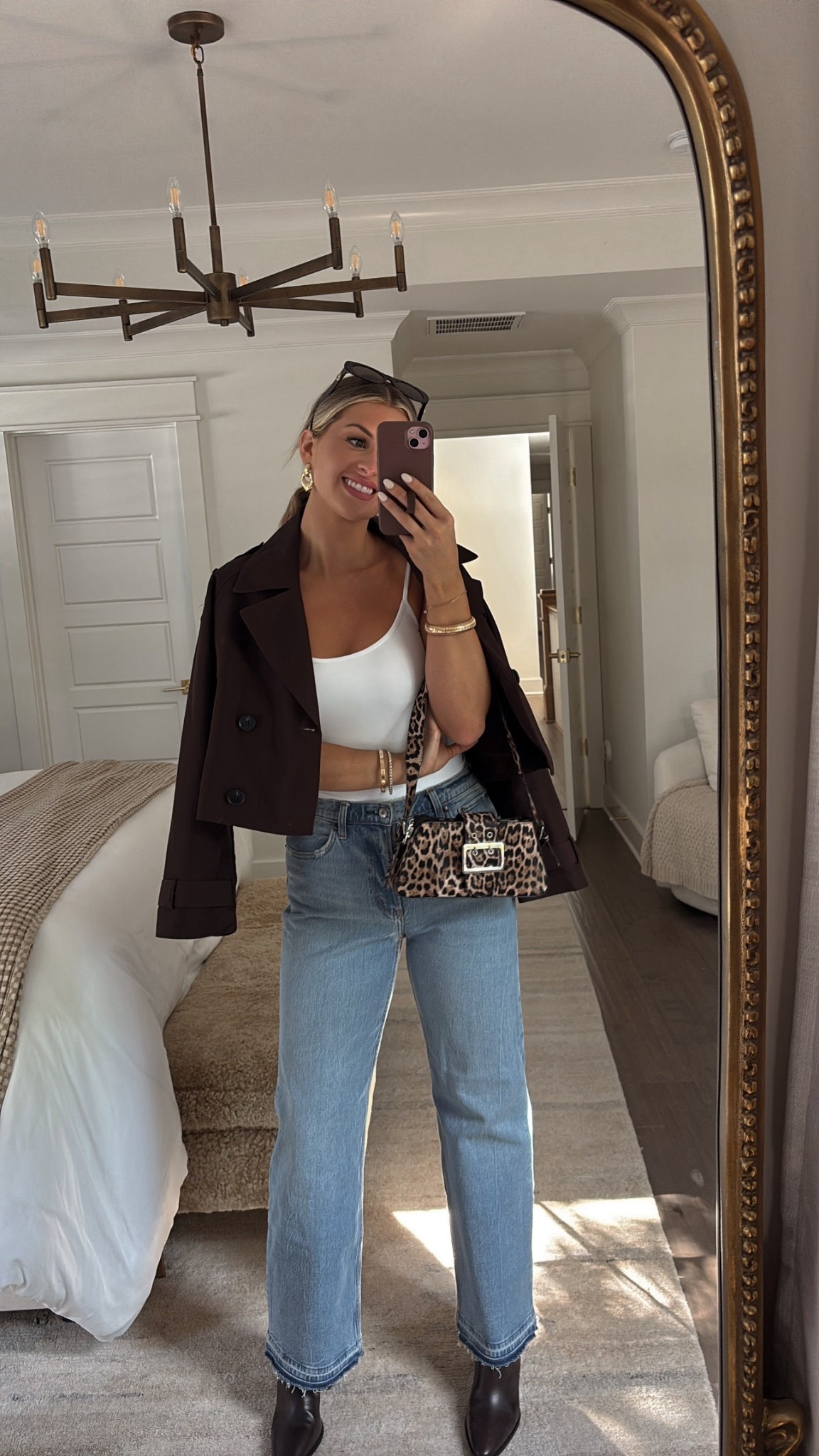 Love this cropped trench coat from Zara! I’m wearing a medium 🤎🍂 wearing a 29 in these Abercrombie jeans! 

#LTKStyleTip #LTKTall #LTKFindsUnder100