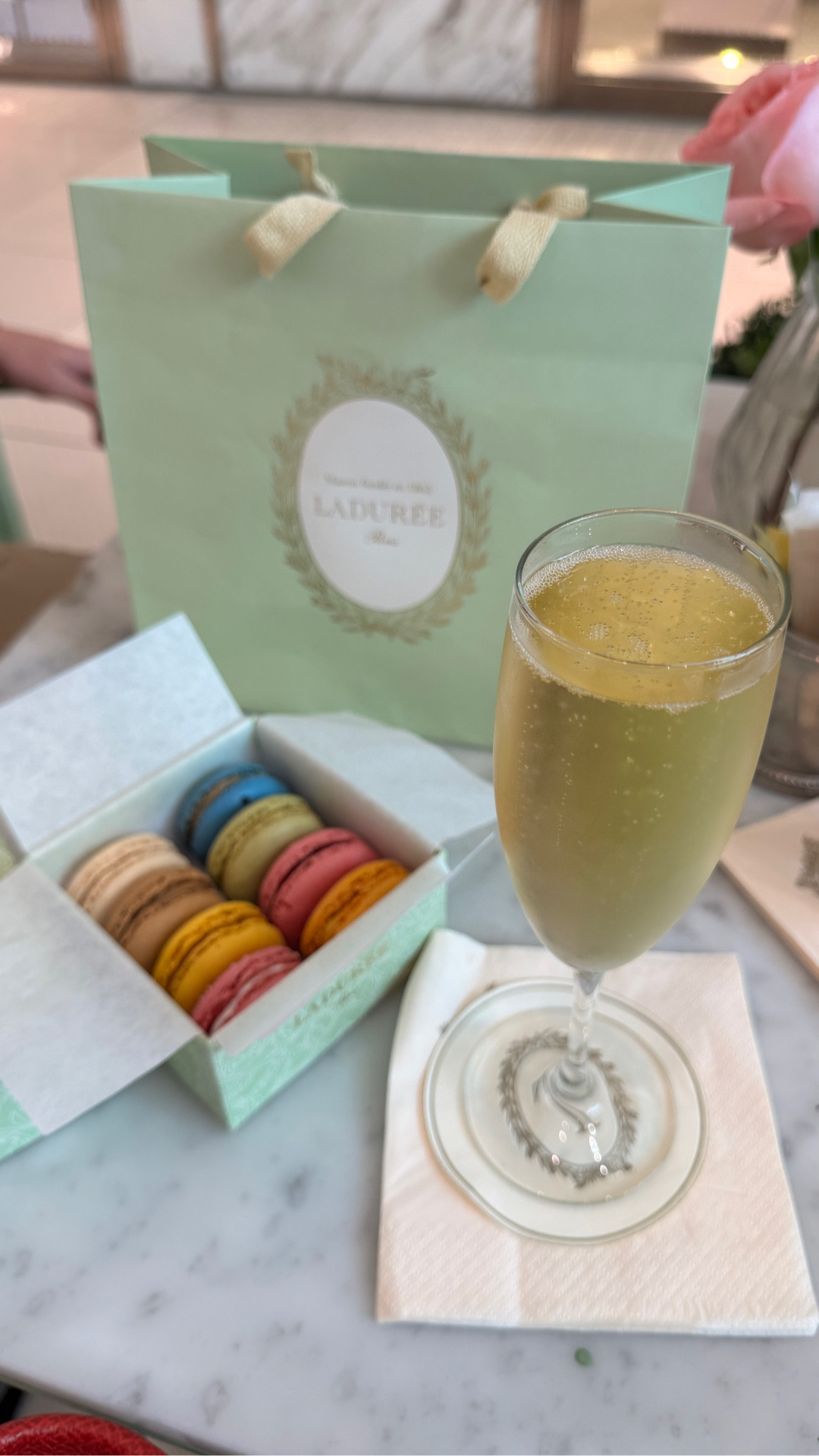 Sorry can’t hear you through this champagne🤷🏼‍♀️


#LTKOver40