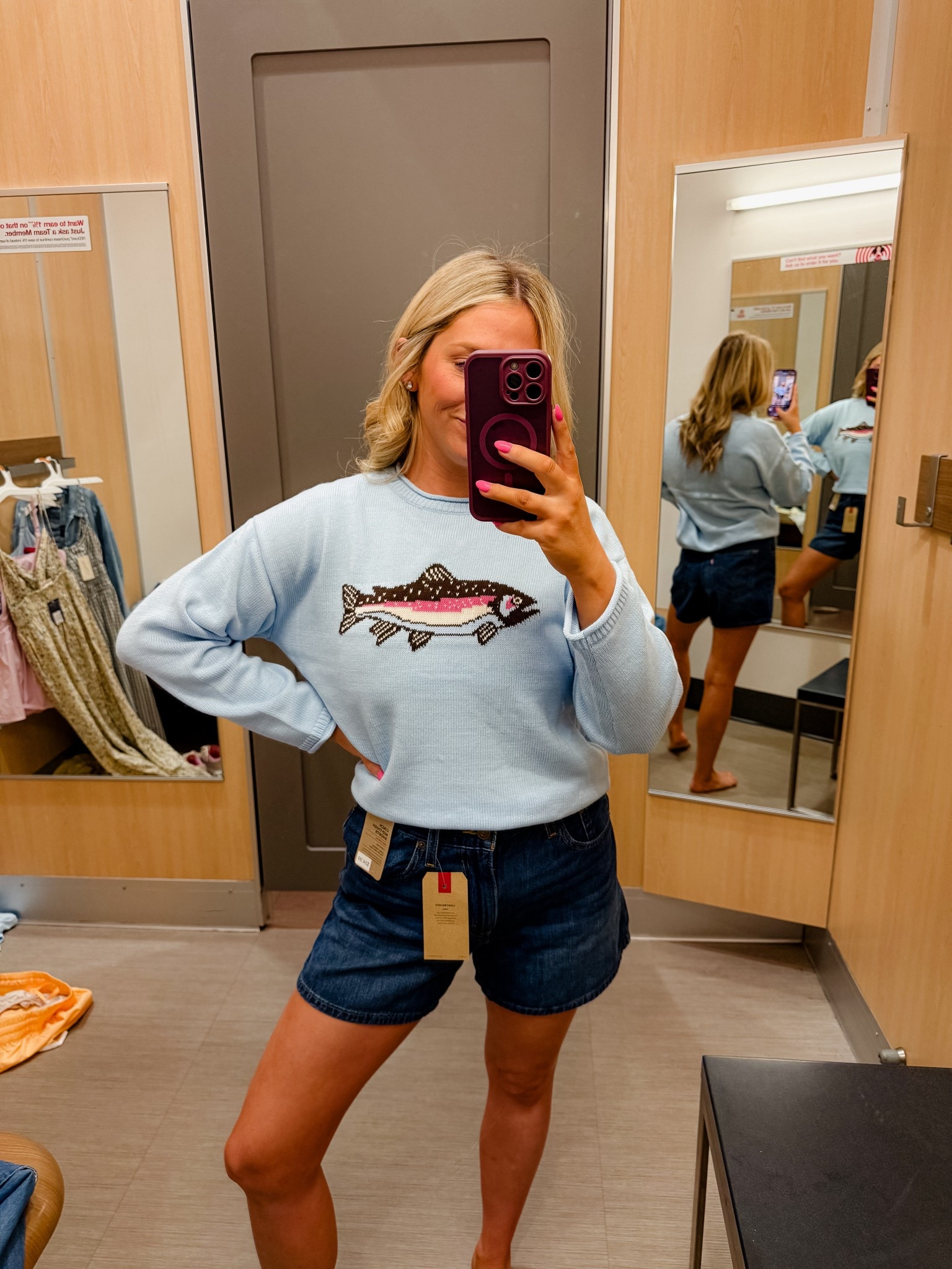 Clinched waist shorts from Levi! Wearing a 28 

#LTKootd