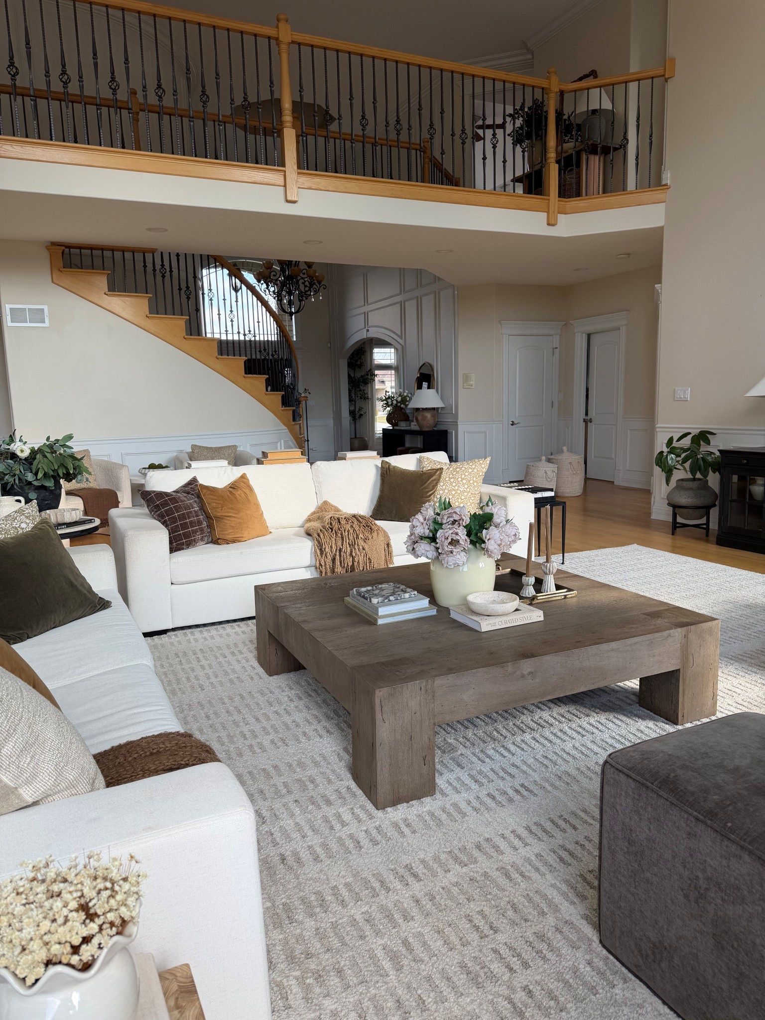 The pieces that complete our living room ✨

From the oversized coffee table to the neutral pillows and styling pieces, these are the items that make the space feel warm and lived-in. Linking everything here. 

#LTKHome