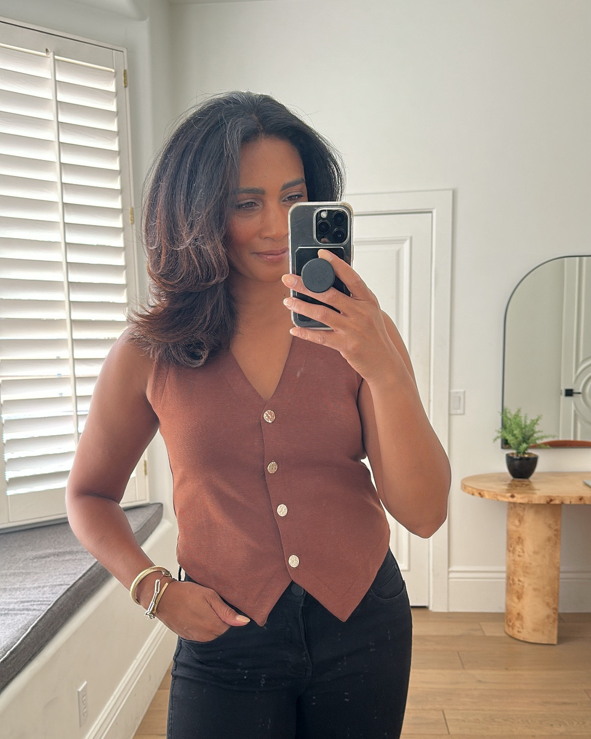 Dress this vest up or down!! Fits true to size.



#LTKStyleTip #LTKOver40