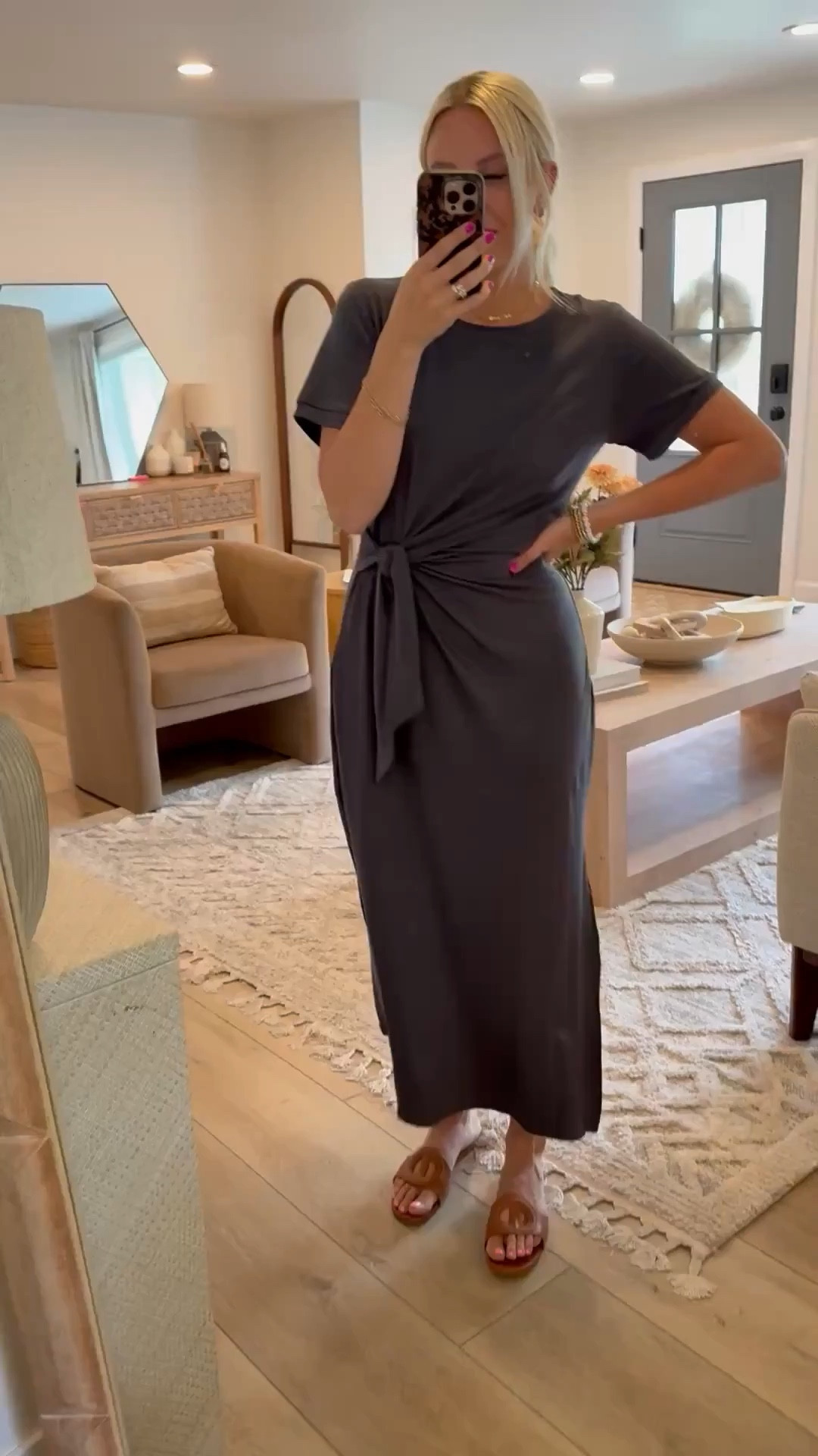 This is one of my favorite dresses, it’s crazy comfortable but also so flattering! Wearing a medium! On sale 