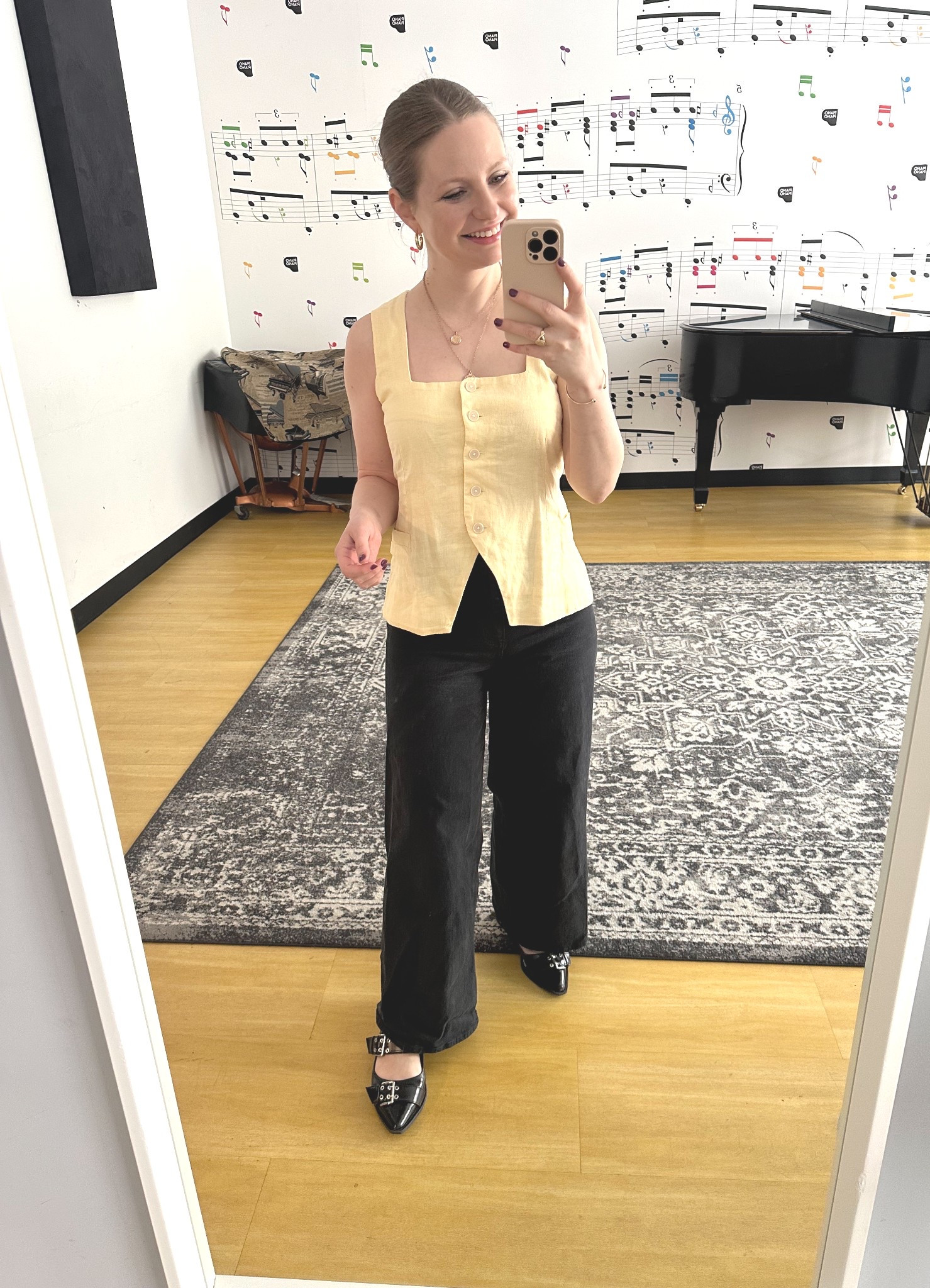Butter yellow linen vest top and black wide leg jeans 💛 Wearing XSP in top and 2 in jeans.

Butter yellow, vest top, wide leg jeans, spring outfit, business casual outfit

#LTKStyleTip #LTKFindsUnder100 #LTKWorkwear