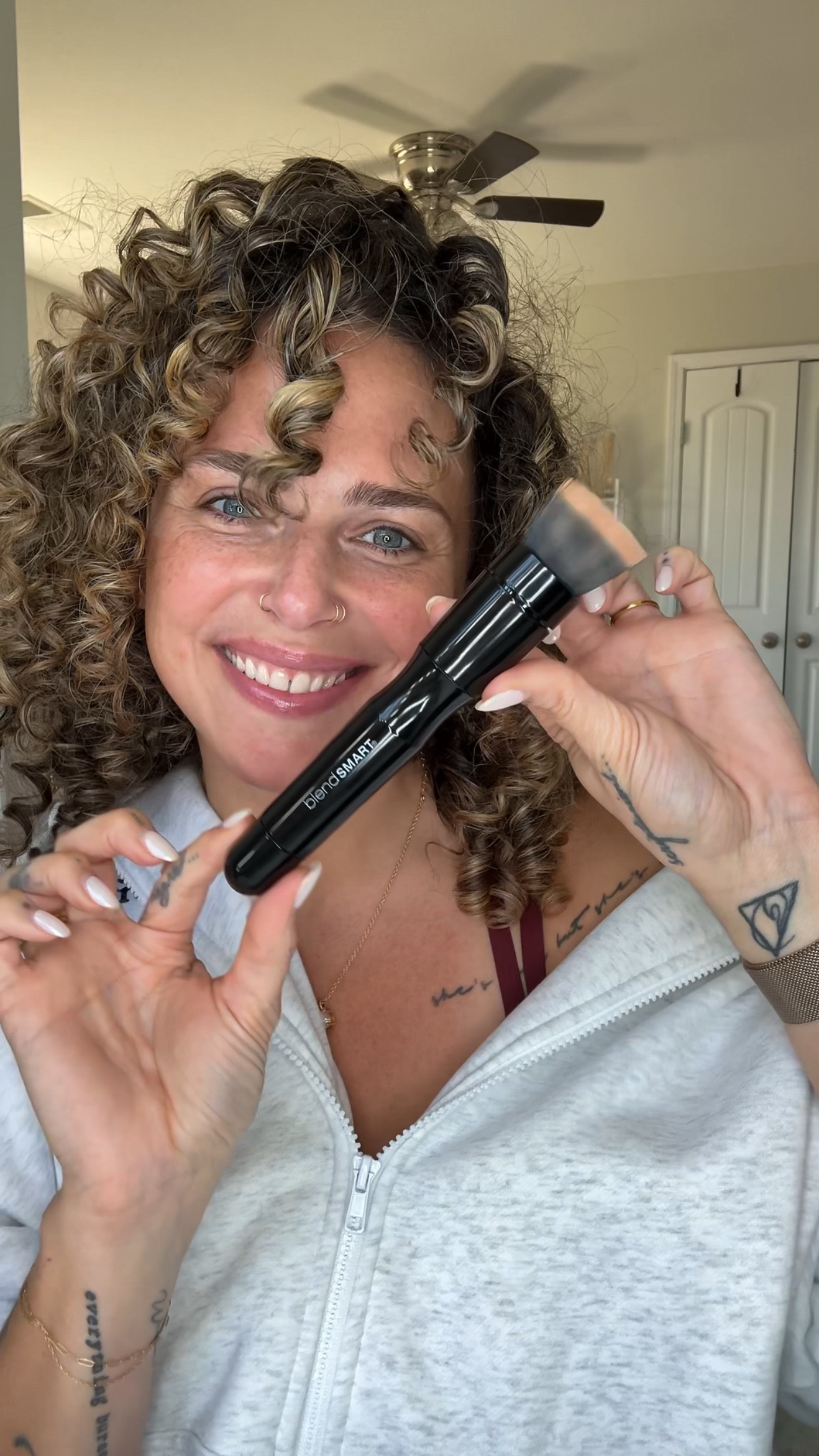 My latest beauty obsession: the blendSMART rotating makeup brush! 😍✨🤩

#blendsmart #makeupbrushes #makeupbrush #makeuphacks #flawlessbeauty #effortlessbeauty

#LTKBeauty #LTKFindsUnder100 #LTKWatchNow