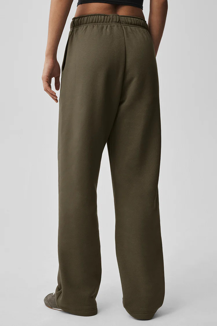 Accolade Straight Leg Sweatpant | Alo Yoga (US)