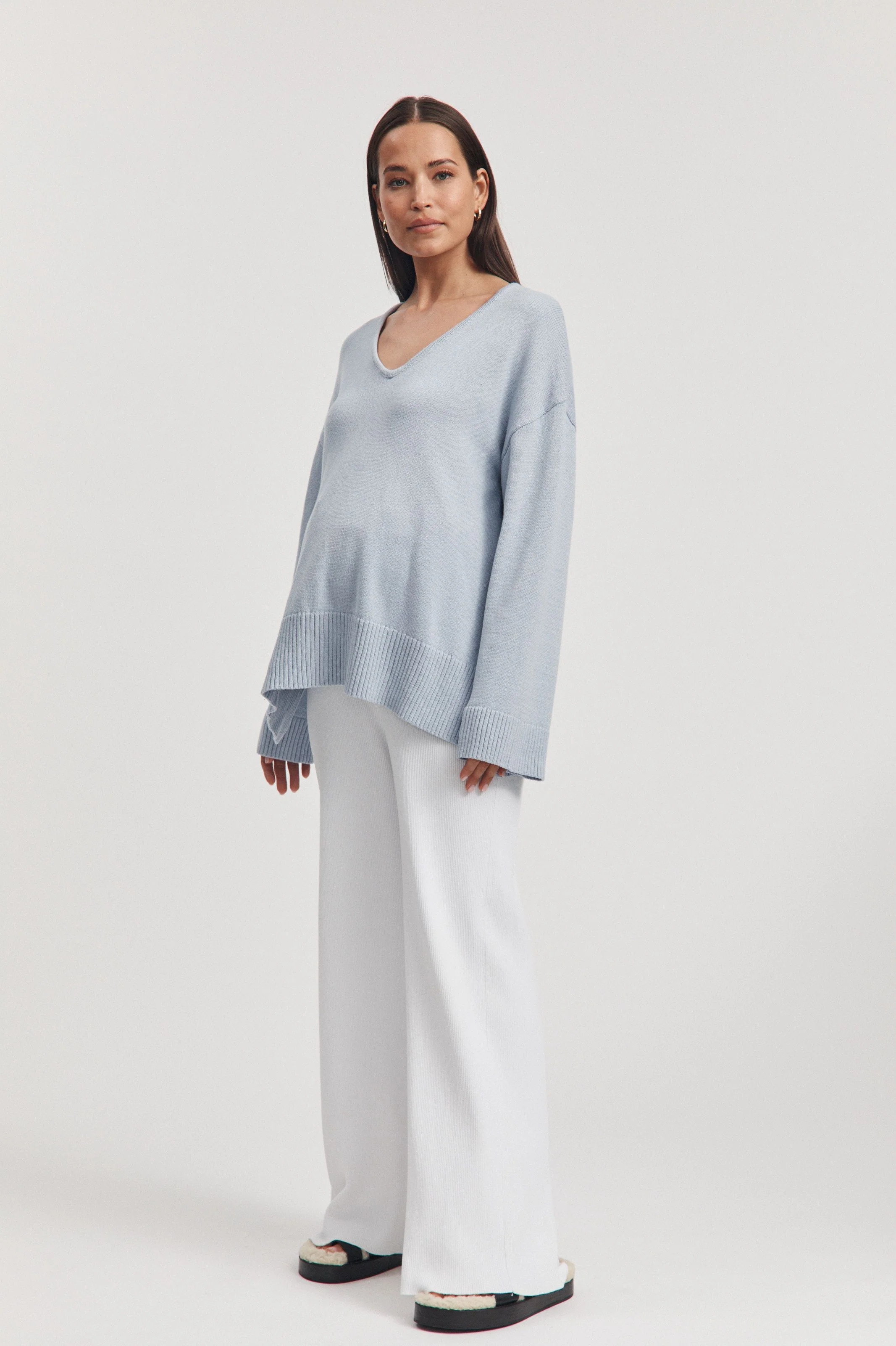 Deep V Neck (Cornflower) | Legoe Heritage Maternity APAC