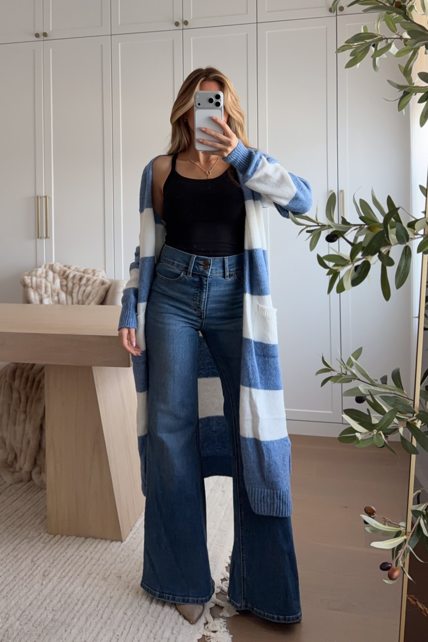 cardigan: xs // tank: xs // jeans: 0 — another one of those outfits i’m surprised is walmart! this cardigan is 10/10.