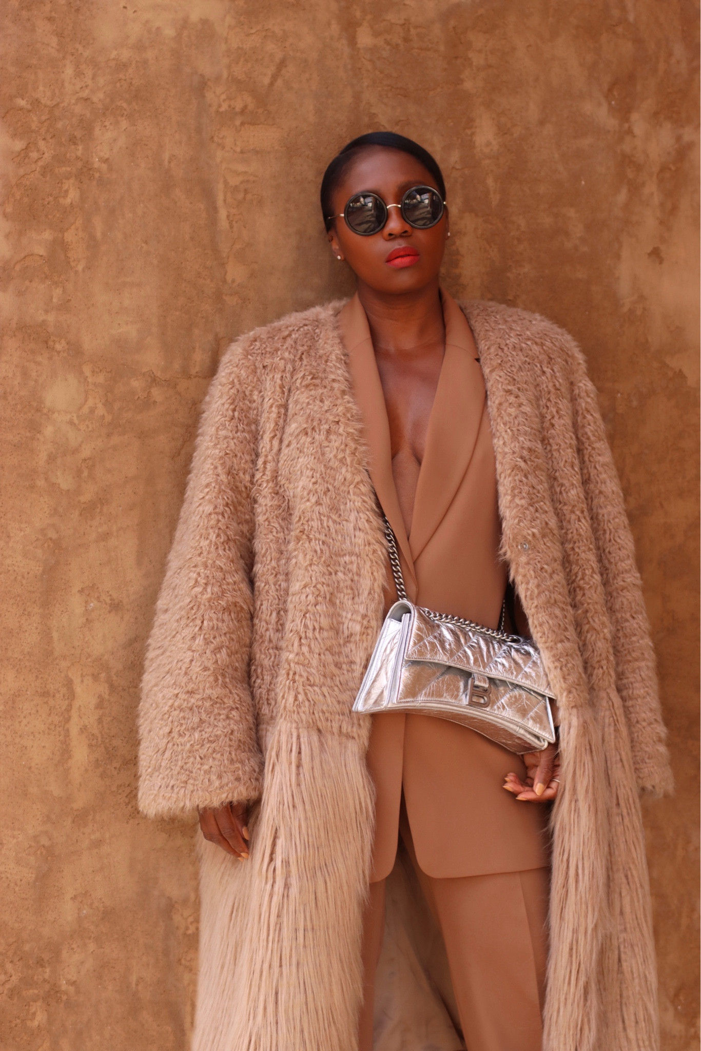 Hello beautiful people 🤎. There’s a new post on the blog today. I wanted to share this look on the blog because the coat is currently restocked in a couple sizes. 
_


#LTKstyletip #LTKSeasonal #LTKitbag