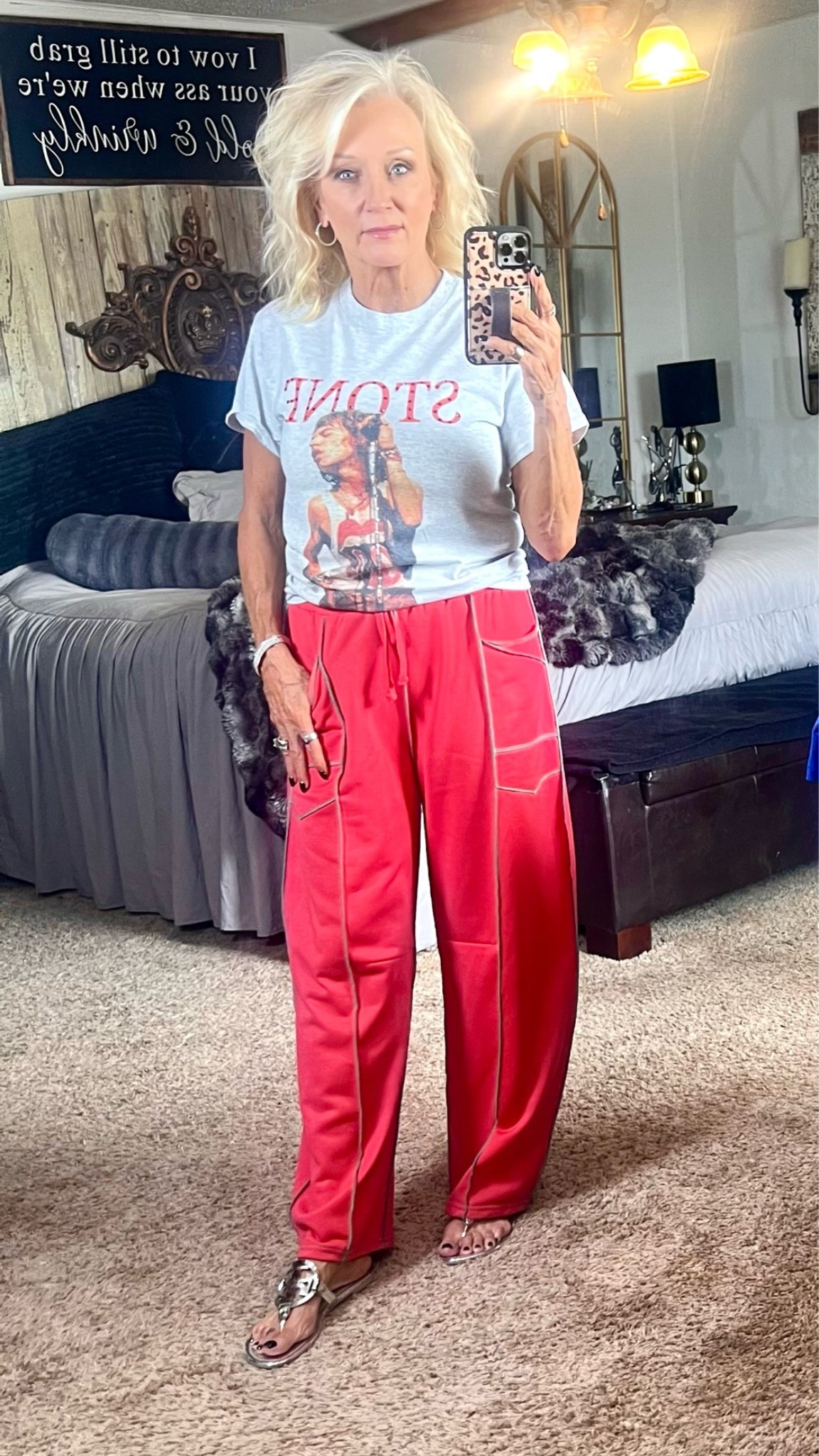 Barrel sweat pants and rolling stone tee

#LTKootd #LTKmomlife #LTKOver40
