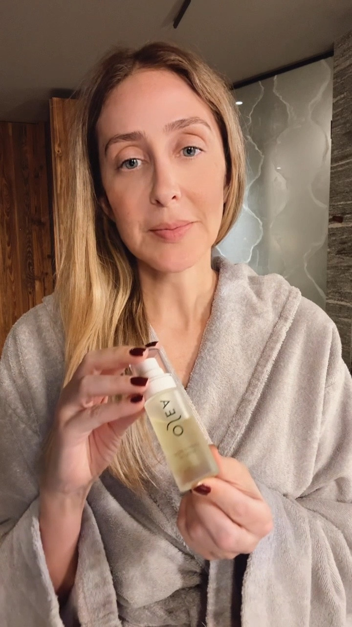 I love this body oil so much! I have the big bottle at home and I brought the travel size with me to my winter trip. It’s been a huge help and must have since the weather here it’s more dry. 

#LTKBeauty #LTKU #LTKTravel