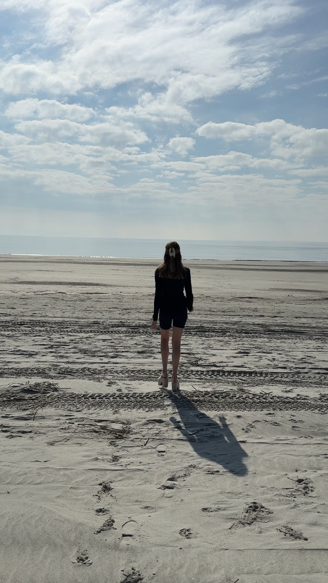 A day at the beach is even better in Lolima UPF clothing. Obsessed with the removable peplum that works with the jacket and top. Use code THANKFUL for 25% off. @shoplolima #Lolima #LolimaPartner #skincareforeverywear