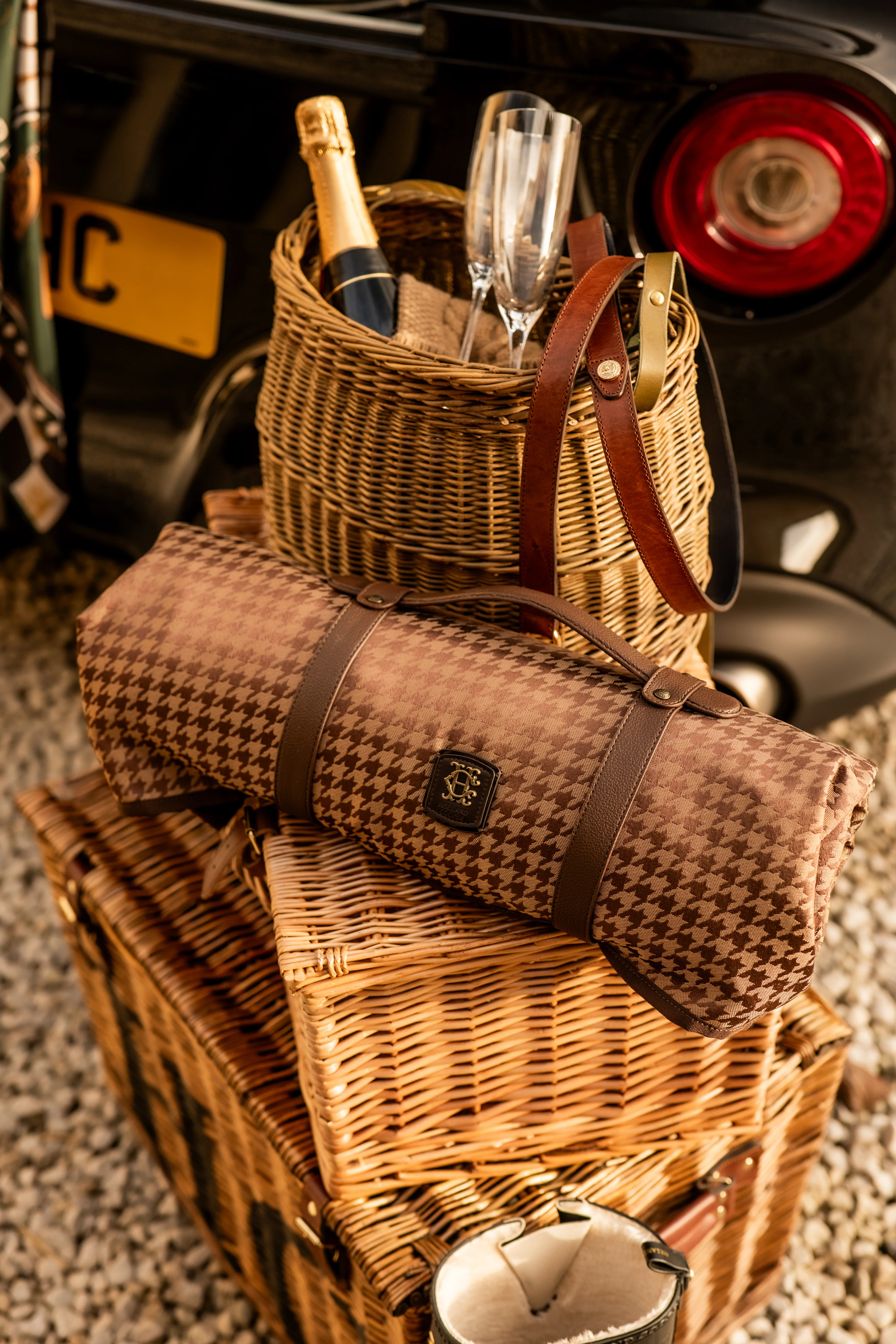 Picnic Blanket (Toffee Houndstooth) | Holland Cooper