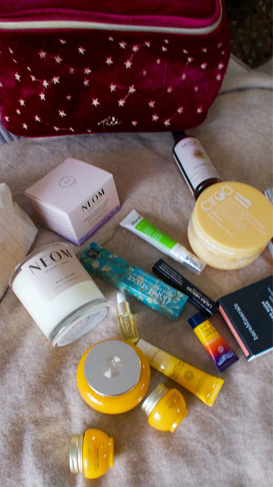 It’s freezing outside… so I’ll be doing all my holiday shopping from my sofa, thanks.

QVC’s website has the cutest gift sets  AND new shoppers get £5 off.

Why fight the crowds when QVC delivers the magic to your door?



Tap to shop + stay warm 👀❄️



#QVC #OnlineShoppingWin #FestiveFinds 

#LTKfestive #LTKwinter #LTKbeauty