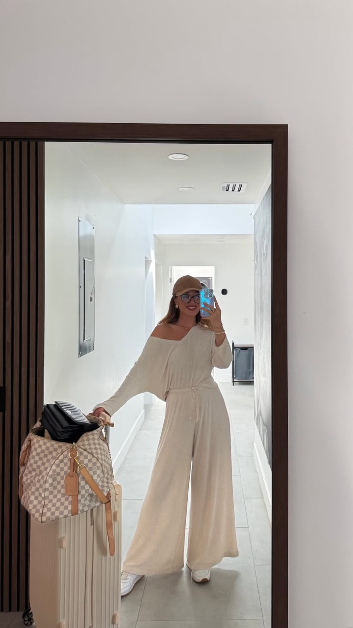 Comfy set to travel with 

 #LTKgrwm #LTKootd #LTKTravel