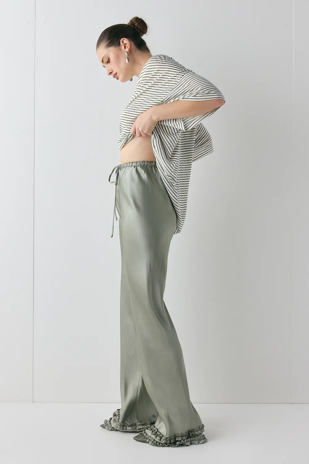 Citara Satin Pants Khaki | VRG Grl