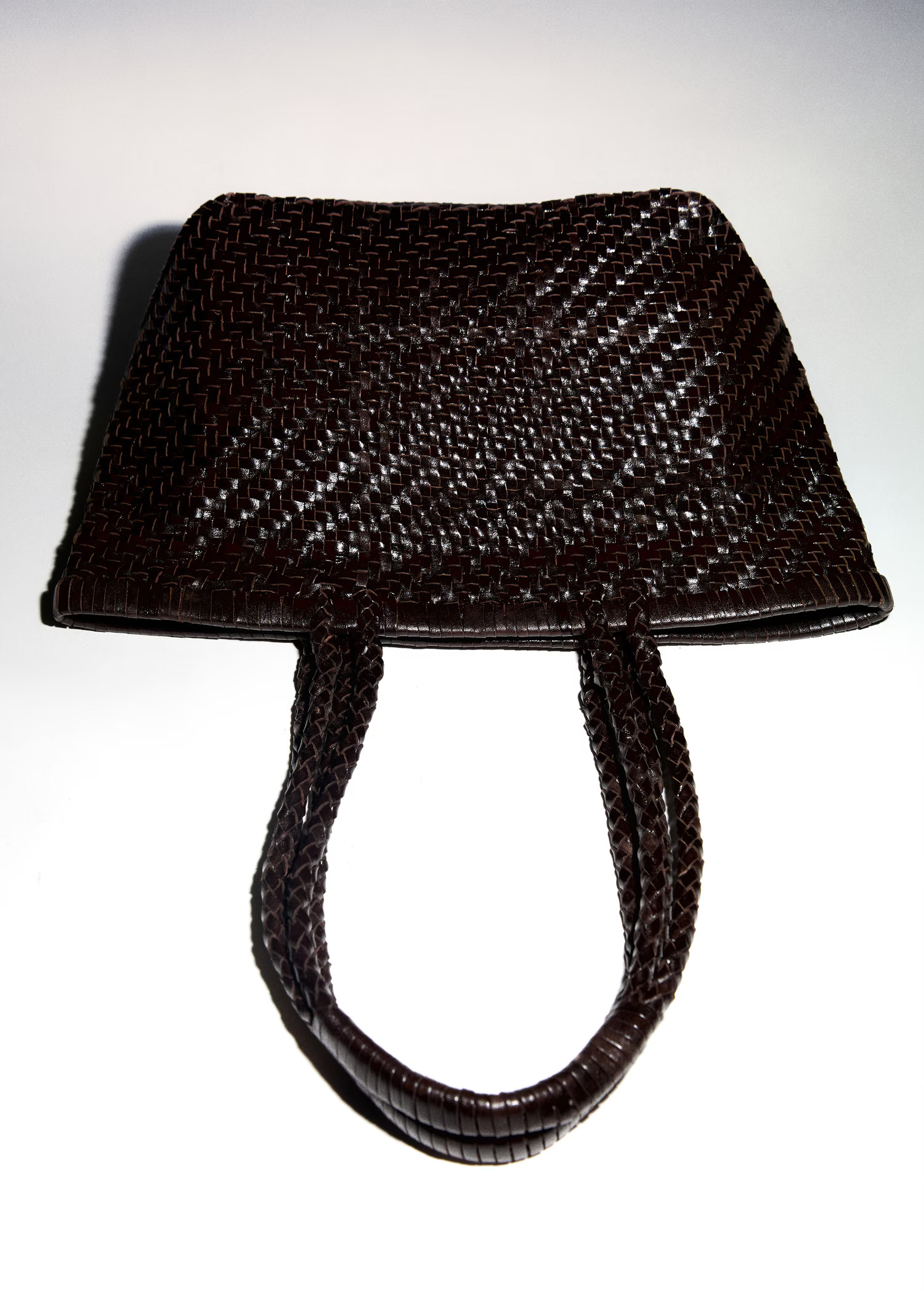 Braided leather shoulder bag - Women | MANGO United Kingdom | MANGO (UK)