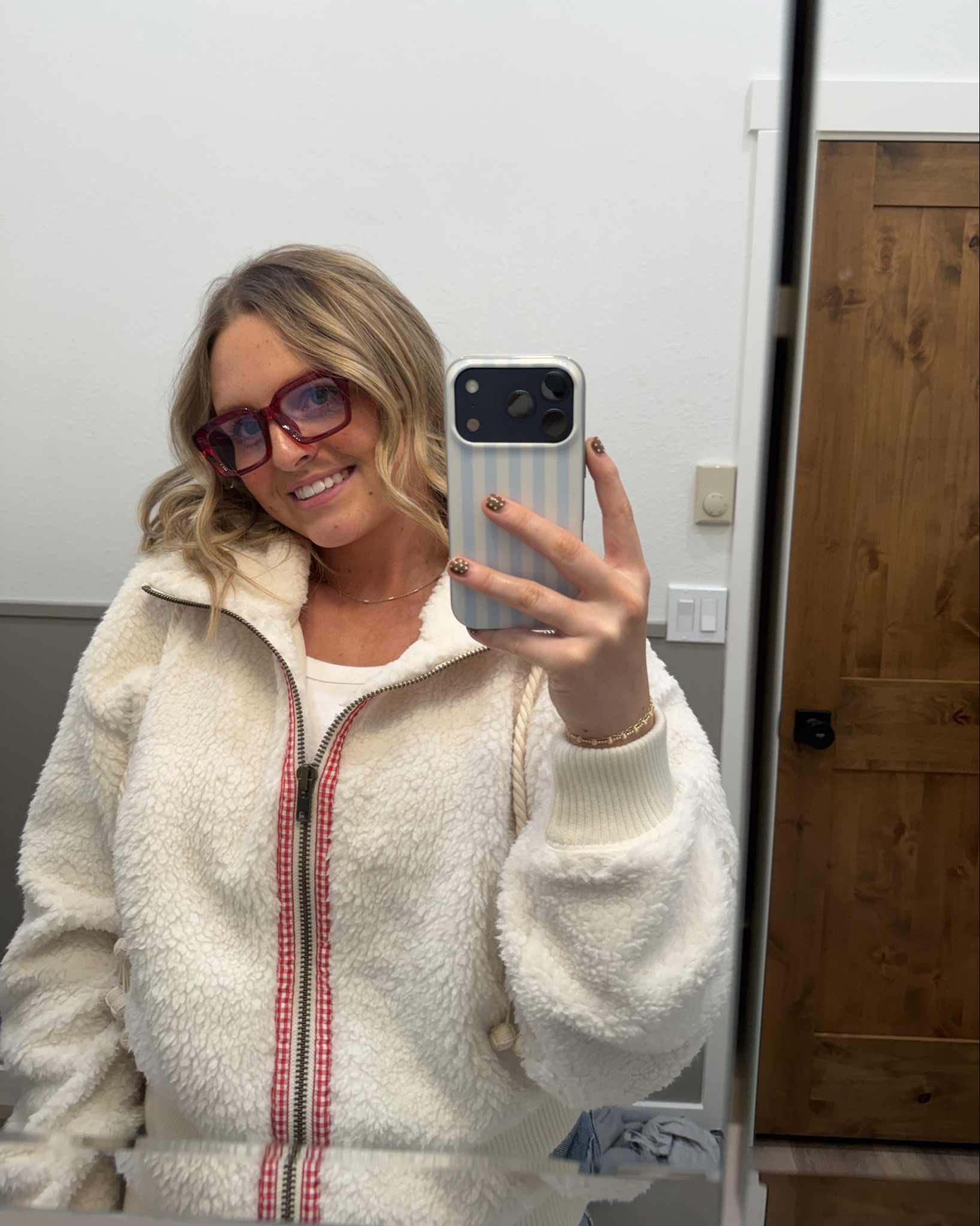 Fun pop of red!

#LTKdayinmylife #LTKgrwm #LTKOver40