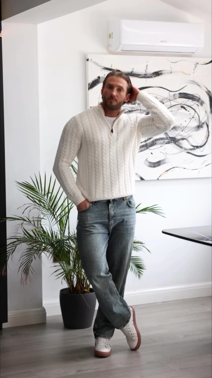 A nice casual look for today styling this lovely new 1/4 zip I got 🔥 ( it’s on sale right now aswell so go check out my ltk for the link ) I hope you are all having a wonderful year so far 2025 let’s go 🚀

#mensfashion #mensfashionpost #mensfashions #menstyle #menstyleguide #menstyles #menstyleblog #mensoutfit #mensoutfits #mensoutfitideas