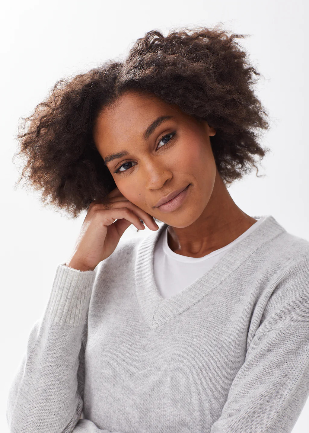 The Cashmere V-Neck | Alice Walk