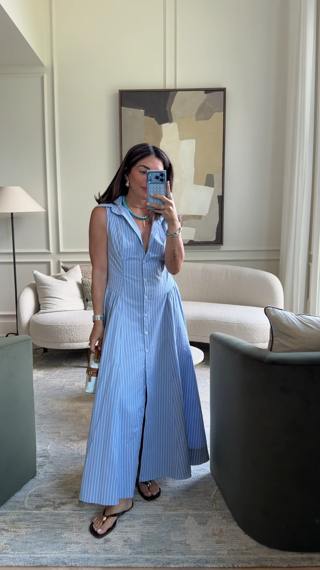 Dress is a size 4! I would say it fits one the smaller side so if you’re between, size up.

#LTKsummer