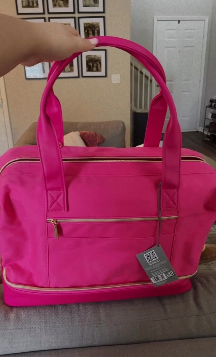 So big and spacious! A really good dupe for the Beis weekender bag. Great quality! 

#LTKMostLoved