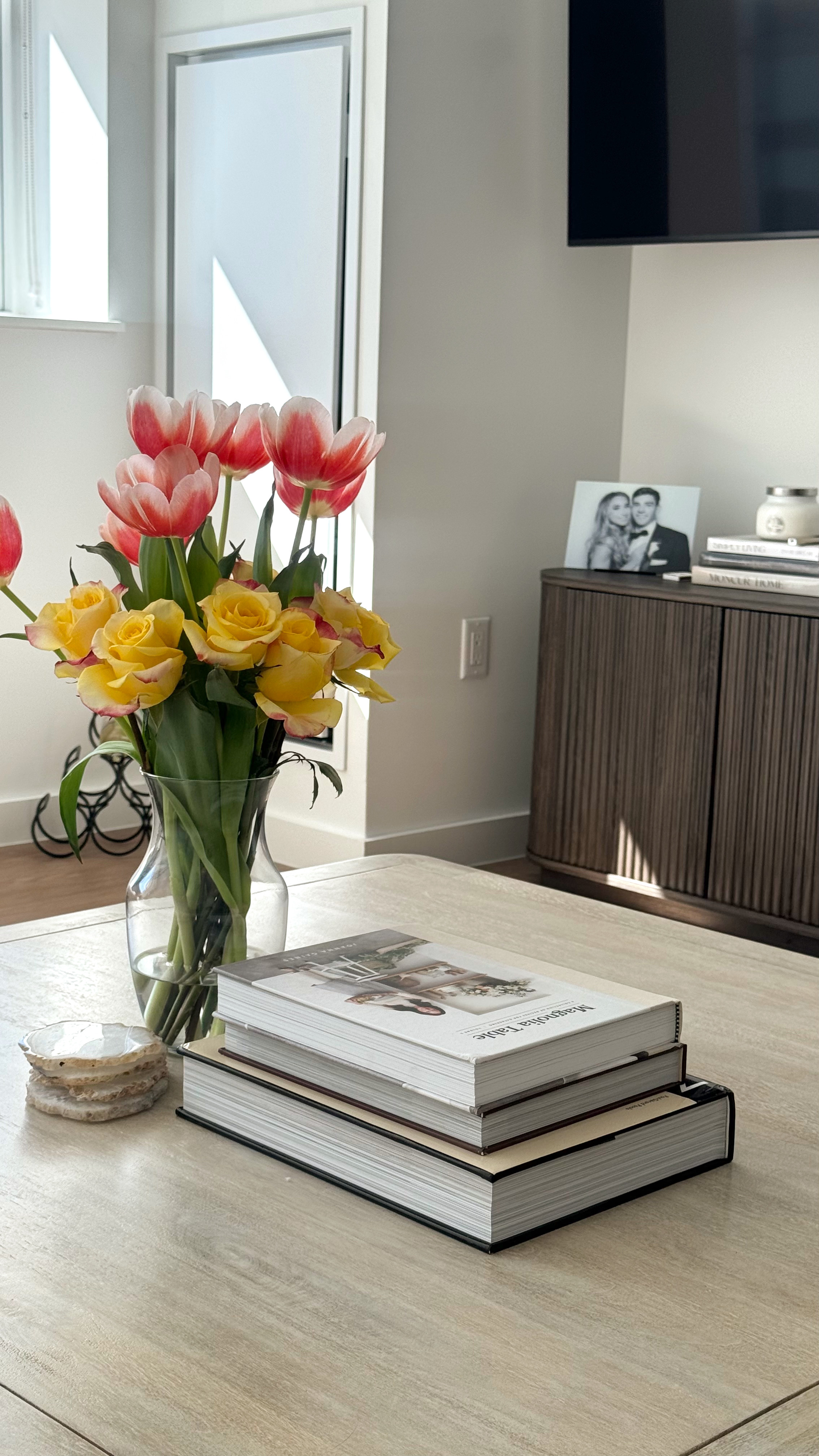 Living Room Apartment Inspo #coffeetable #apartmentfinds #tvconsole #homefinds #homedecor 

 