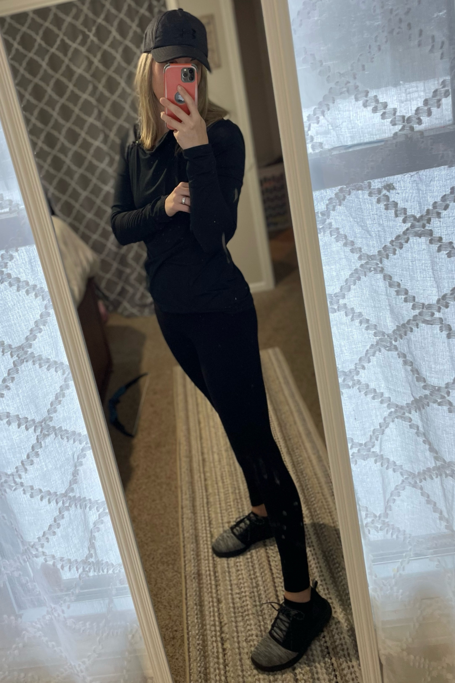 Friday mama fit 
(Some items are similar 🫶🏼)