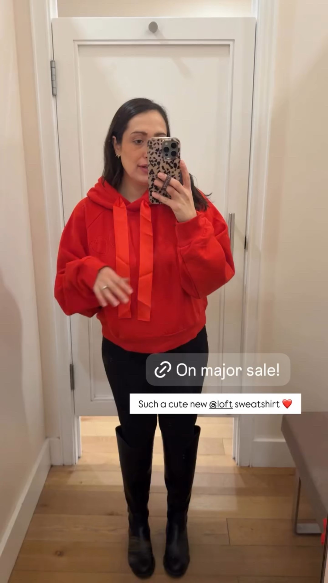 Such a cute new @loft sweatshirt ❤️