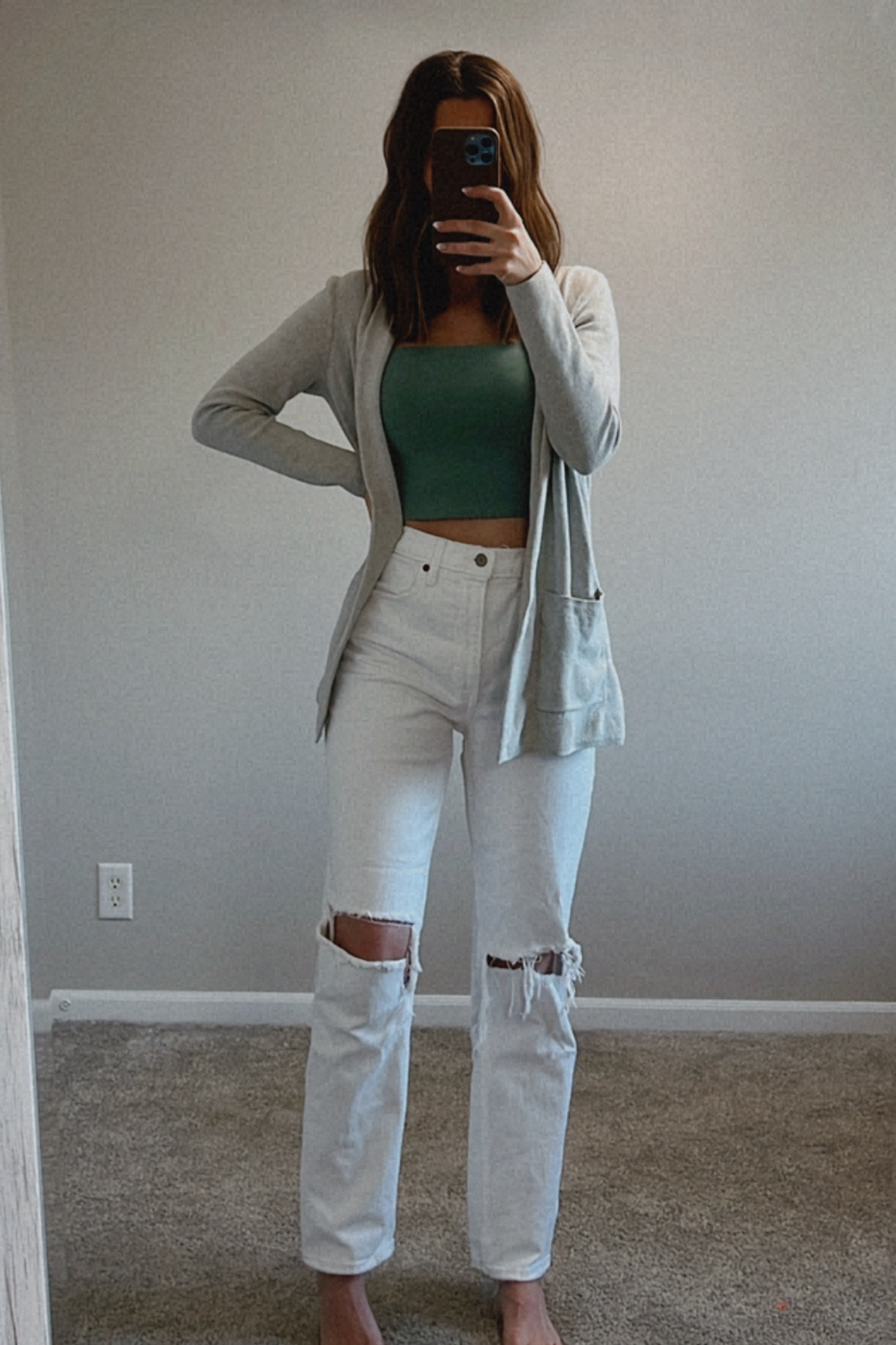 I love spring outfits!!🦋 Here’s a cozy spring outfit for the chillier days we’re still having unfortunately! 