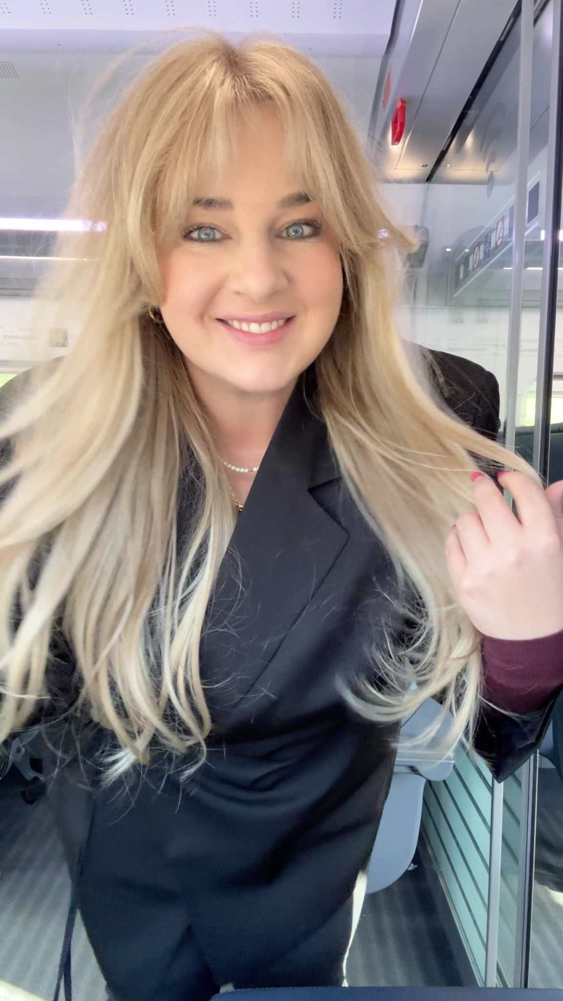 Hamburg ich komme ❤️

#plussizeoutfit #fashionherbst #blazer #burgunder #mantel 

#LTKwinter #LTKplussize #LTKeurope