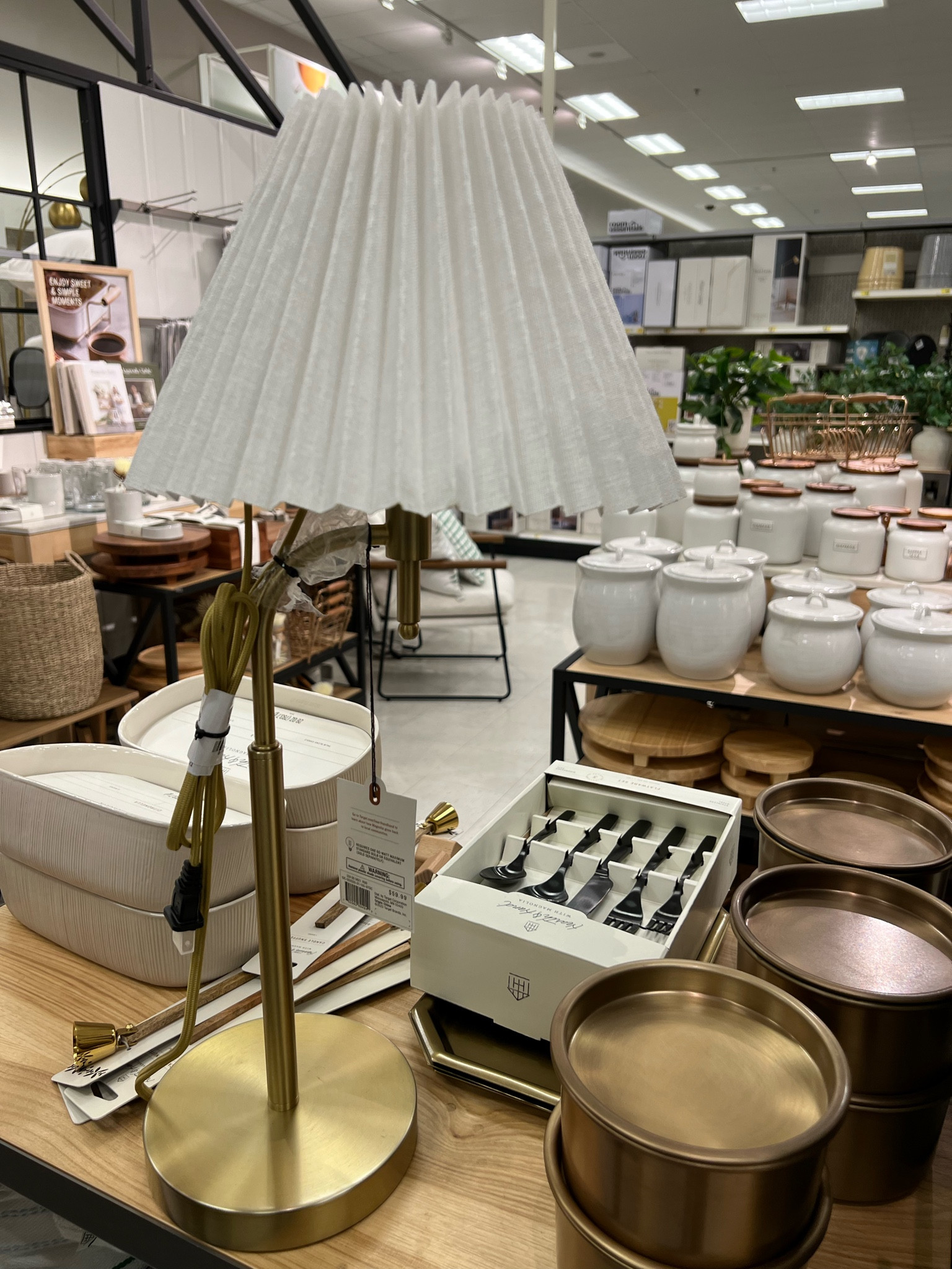 Target pleated lamp!

Table lamp
Hearth and hand
Magnolia home
Studio McGee
Target home 
Office decor
Kitchen decor
Home design
Neutral home decor
Pleated lamp inspo
Gold lamp
White lamp
Home design
Living room
Office
Bedroom decor

#LTKsale #LTKstyletip #LTKhome