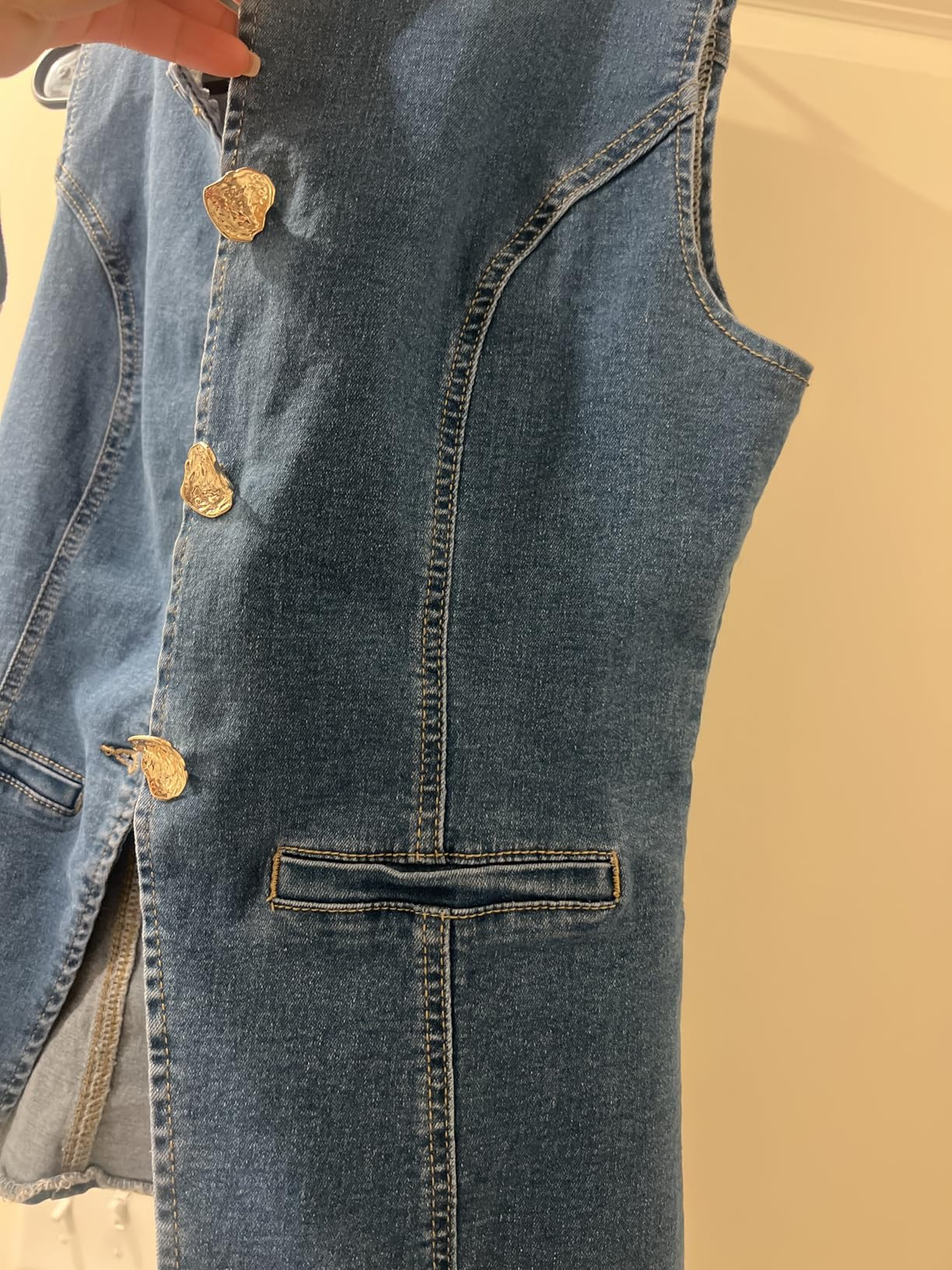 SweatyRocks Women's sleeveless jean jacket Button Down Crewneck Casual denim vest ladies tops | Amazon (US)