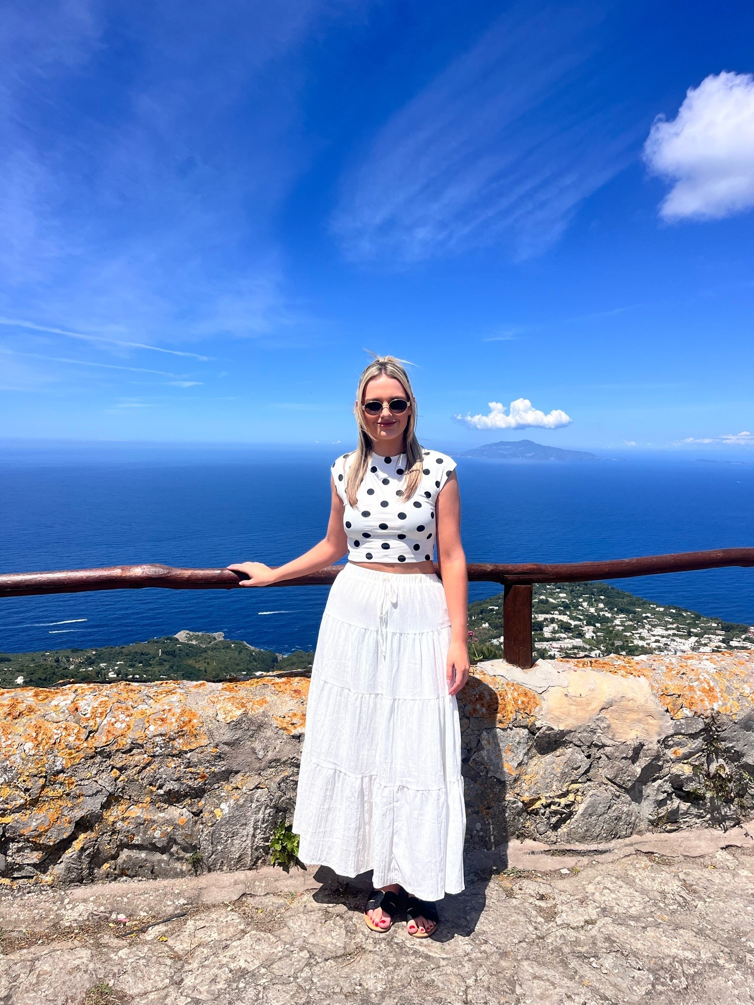 Summer Outfit 🇮🇹💙🦋🐬🌊✨

How gorgeous is this skirt from shein this is the perfect skirt to wear in the day or on the evening with sandals and I am obsessed with this polka dot top from Stradivarius just perfect for holiday 🫶✨

Summer fashion white skirt white polka dot top summer fashion summer outfit

#LTKsummer #LTKeurope #LTKuk