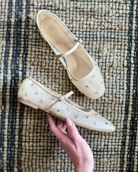 The summer’s must have ballet flats are restocked in all sizes; under $50. 

Sandals - Summer Shoes - Ballet Shoes - Women’s Shoes 

#LTKStyleTip #LTKShoeCrush #LTKFindsUnder50
