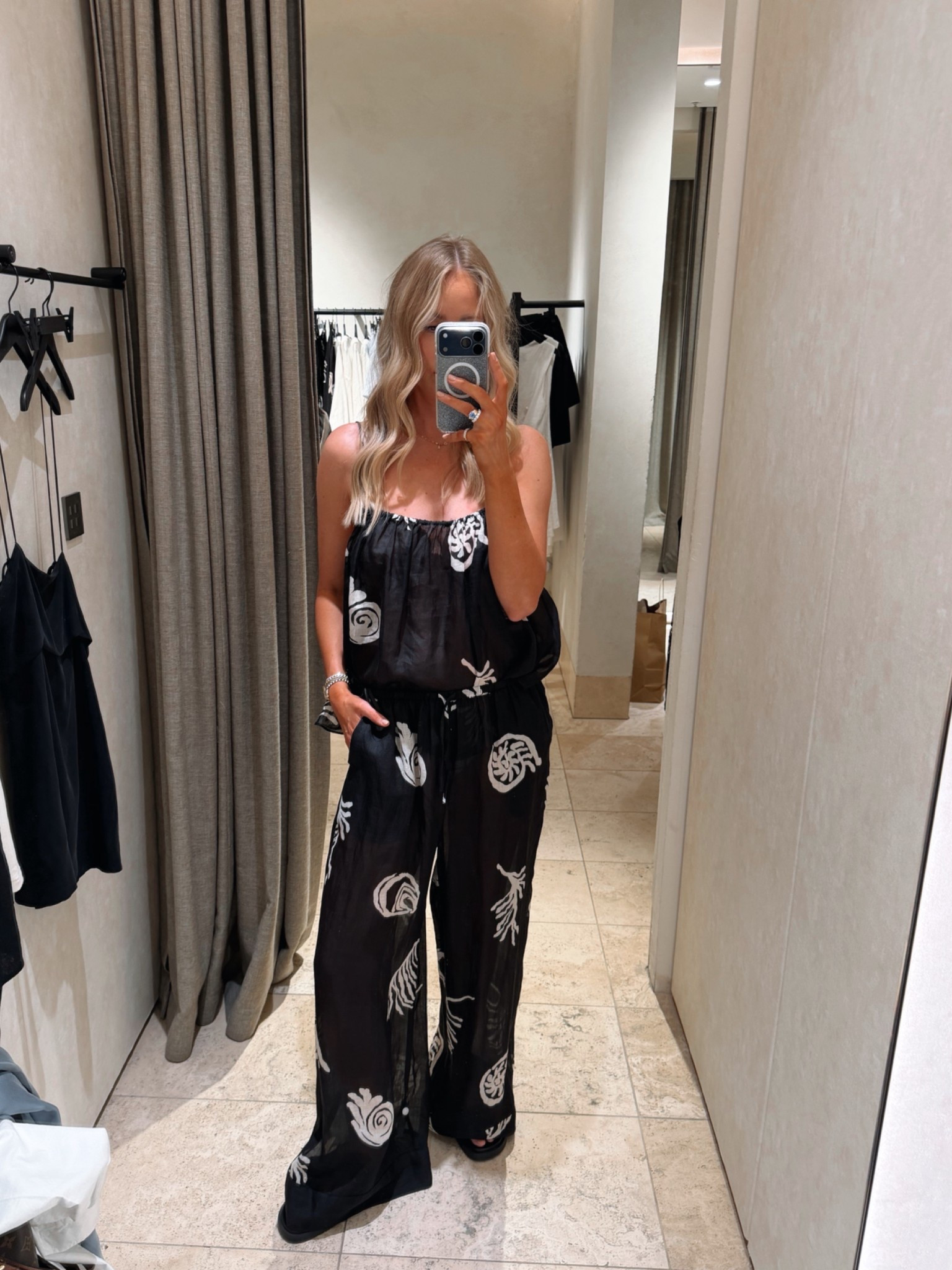 If you’re usually drawn to black but want something that still feels summery and festive, this combo is absolutely worth trying 🤌🏼 If you’re not into a cami, I have also linked the shirt option in this print.

Both pieces run true to size - I’m wearing a size 10 in each 🫶🏼 They’re also gorgeous styled separately, making them super versatile staples.

#LTKsummer #LTKfestive #LTKaustralia