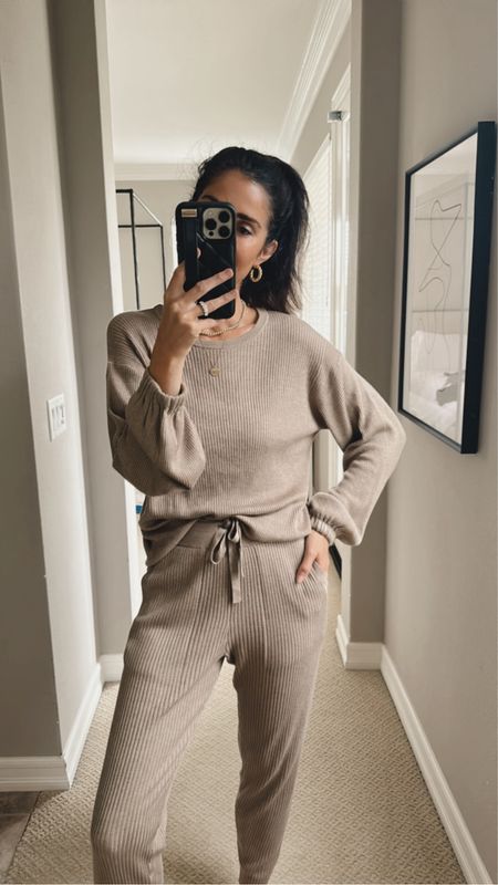 This matching set is worth the splurge in my opinion! It is so soft on the skin, I sized up to a small in both, StylinByAylin 

#LTKstyletip #LTKfindsunder100