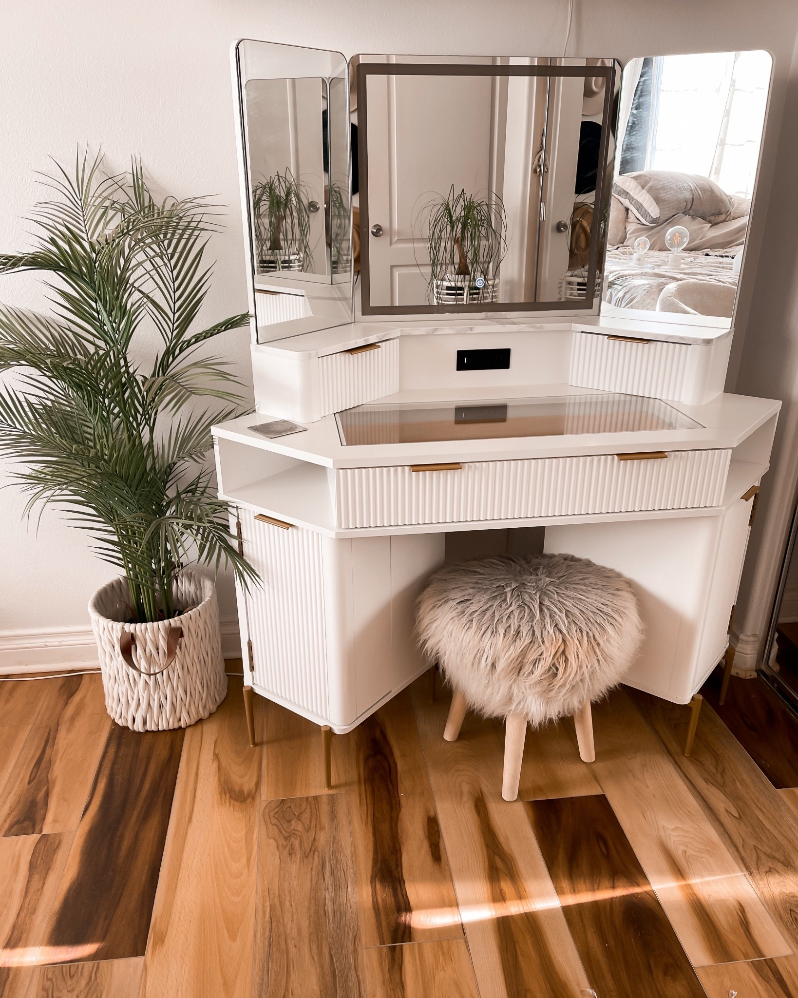 Vanity with a ton of storage 


#LTKSaleAlert #LTKHome