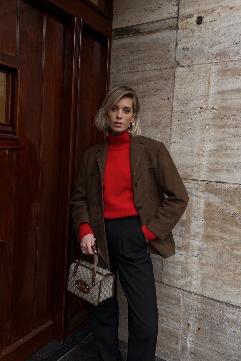 Little pop of red ❤️

#LTKstyletip #LTKeurope #LTKSeasonal