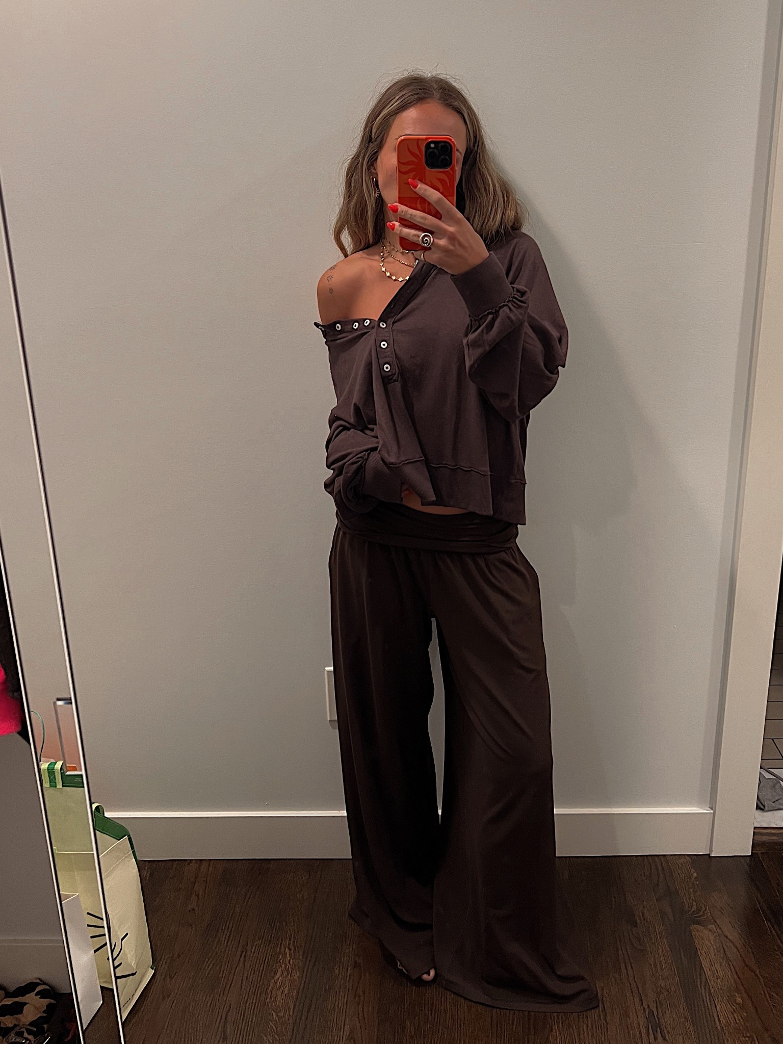 wearing a size small bottom and large tee 🤎🍪🐻