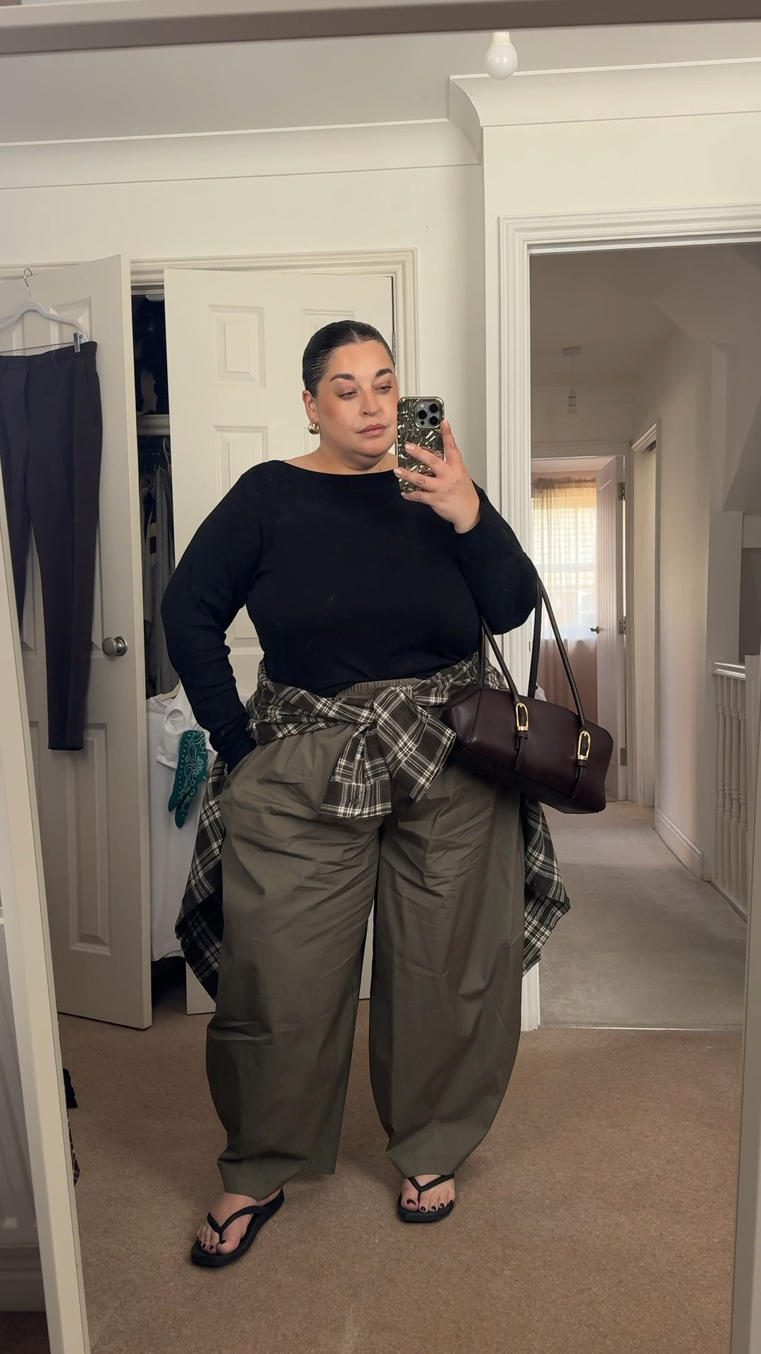 A very simple Autumn uniform on a size 22/24 🖤🍂🍁

#LTKuk #LTKautumn #LTKplussize
