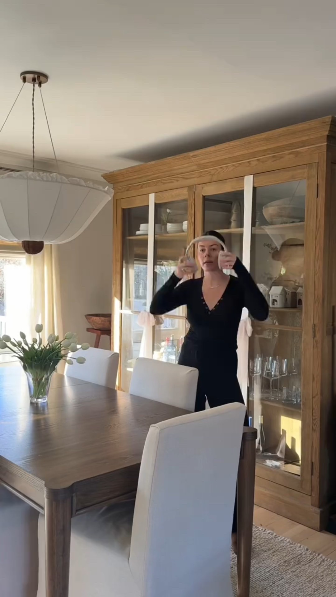 Reading while organizing/cleaning? Yes please! 

#LTKmomlife #LTKmorningroutine #LTKdayinmylife