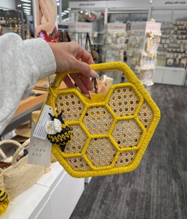 Look at how cute this purse is!  

 🐝🌼

#LTKstorytime #LTKSeasonal #LTKdayinmylife