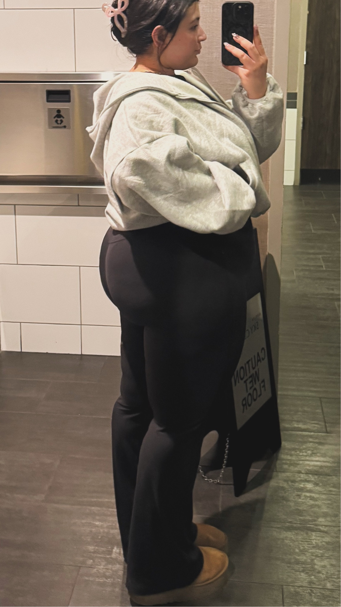 ✈️ Plus Size Travel Outfit That Never Fails ✨
If you’re looking for the best leggings for travel, THESE are it. Super soft, stretchy, and actually flattering (no rolling, no see-through 🙌). Perfect for airport days, road trips, long walks, or just staying comfy but cute on the go.

Paired with an oversized hoodie and cozy slip-on shoes for that effortless plus size airport outfit moment. Comfortable enough to sit for hours, polished enough to wear straight to brunch.

🖤 Size-inclusive, curve-friendly, and approved for all travel days.

🔎 SEO keywords: plus size travel outfit, best leggings for plus size, airport outfit plus size, comfy travel leggings, plus size athleisure, leggings that don’t roll down, curve friendly leggings, travel day outfit

✨ Everything linked & true to size
💌 Save for your next trip


#LTKTravel #LTKvlog #LTKPlusSize