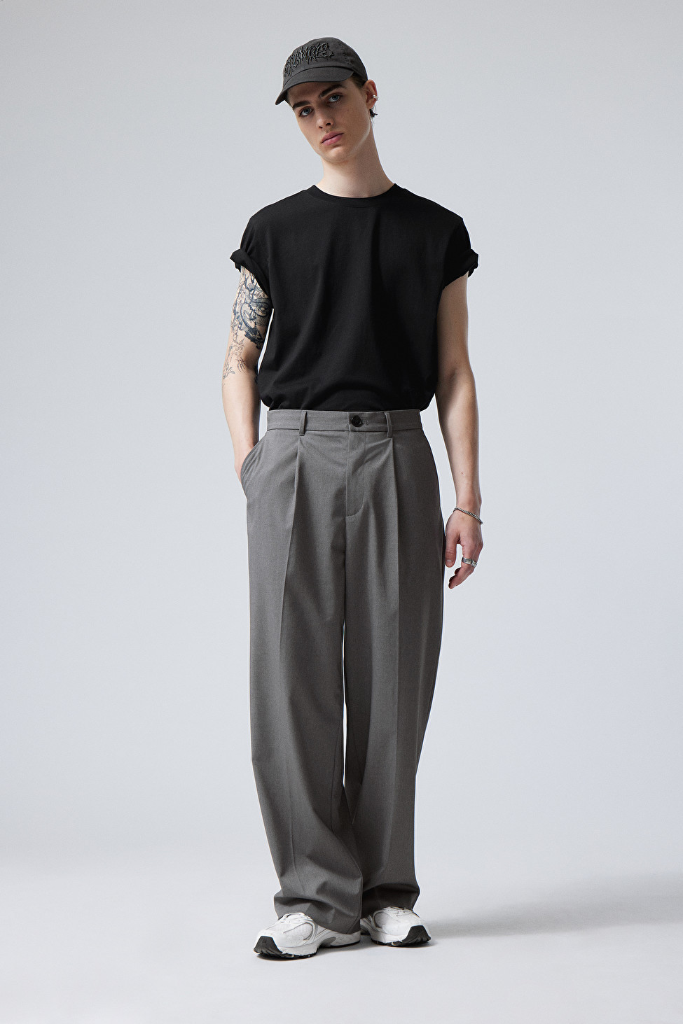Uno Loose Suit Trousers | Weekday
