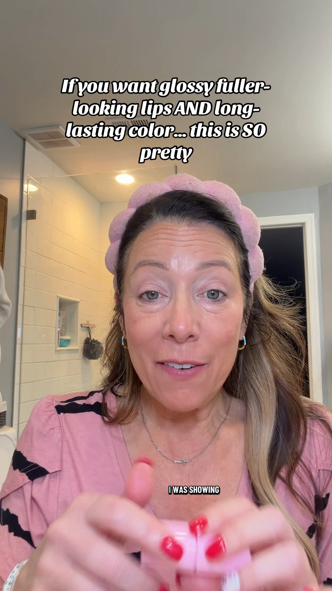 The APRILSKIN Lip Plumper has become one of my favorite everyday lip products lately because it gives glossy fuller-looking lips while still feeling lightweight and comfortable to wear. #aprilskin
#lipplumper
#glossylips
#kbeauty
#over50beauty